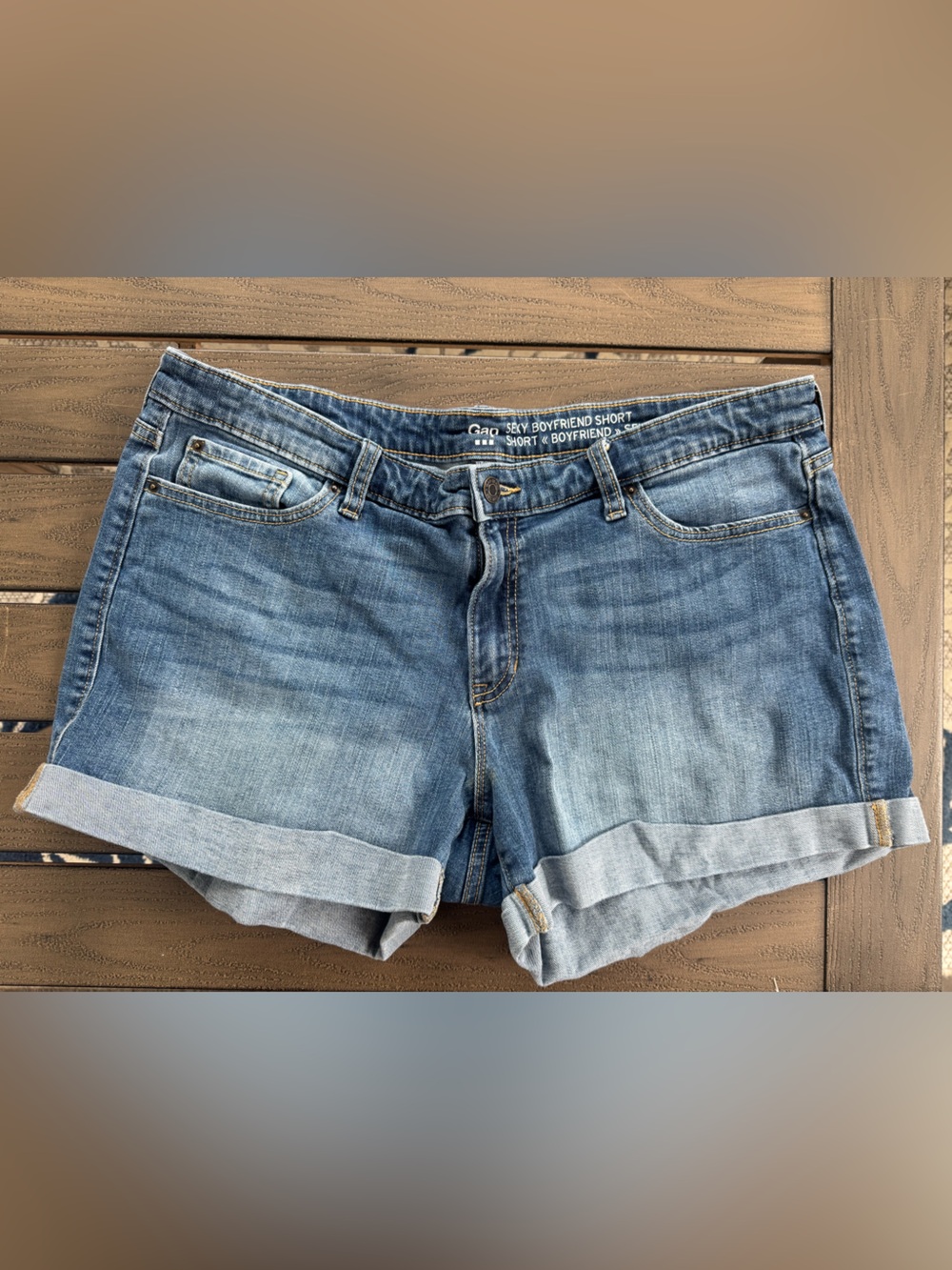 GAP Sexy Boyfriend Short in Light Blue Denim